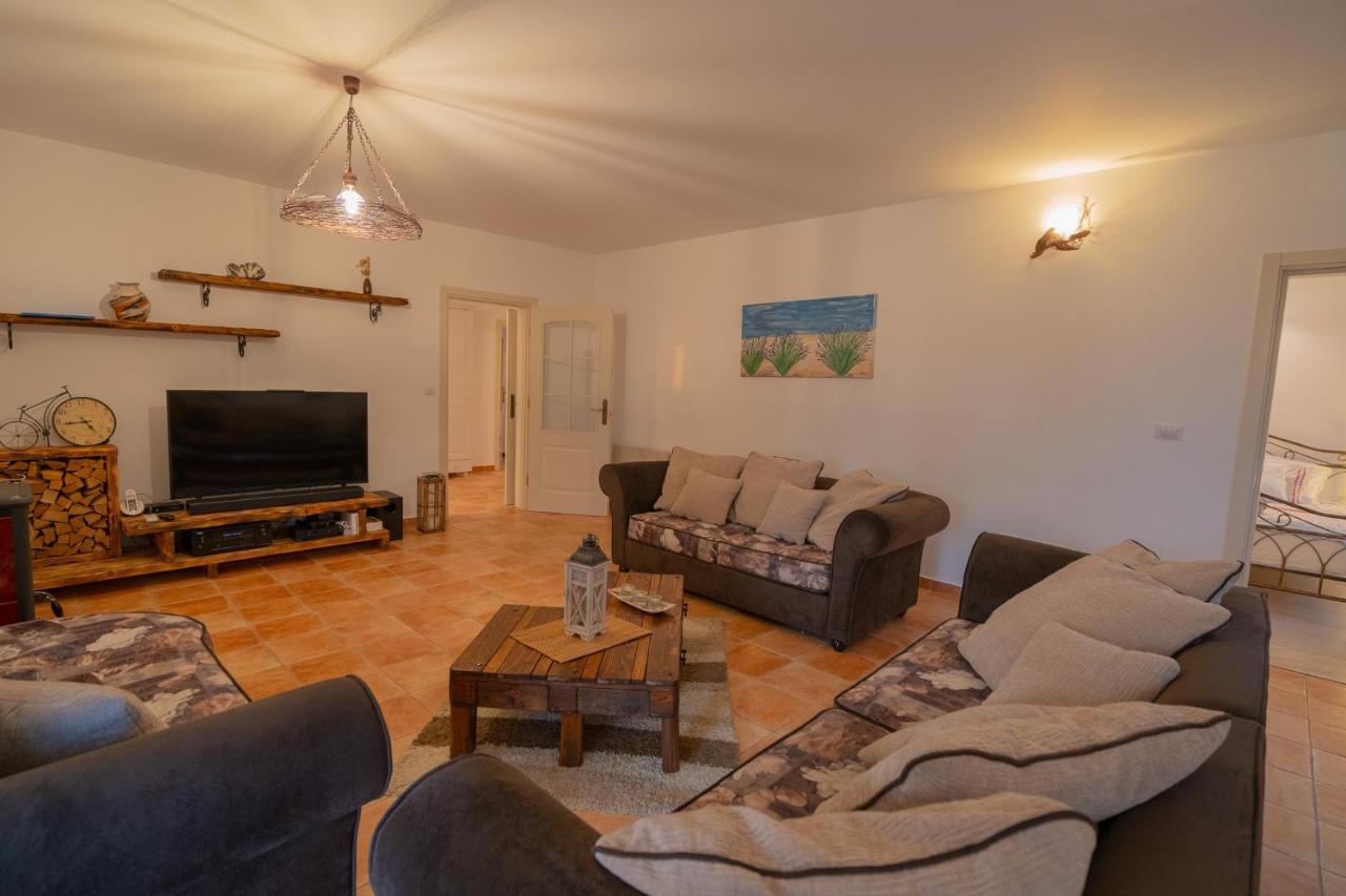 Villa Oasis קוסטרנה מראה חיצוני תמונה