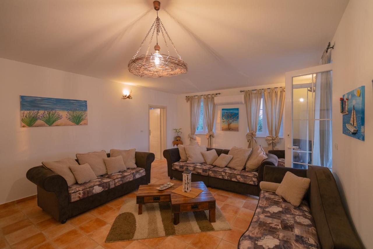 Villa Oasis קוסטרנה מראה חיצוני תמונה
